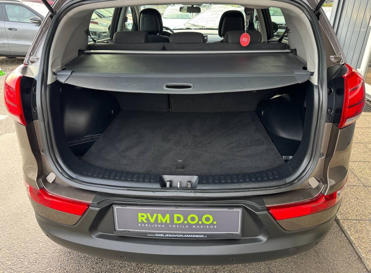 Zunanja slika - KIA Sportage - 1.6 GDI°EX URBAN°SLO°2.LAST°LED°PARK.SEN°BLUETOO - 8