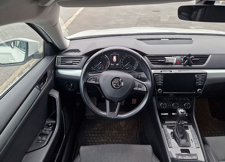 Zunanja slika - Škoda Superb - Combi 2.0 TDI Style Dsg - 5