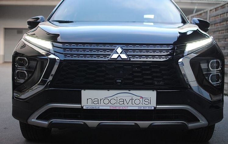 Zunanja slika - Mitsubishi Eclipse Cross - 2.4 MIVEC AWD Intro Edition-LED-Adaptivni-360-HUD - 2