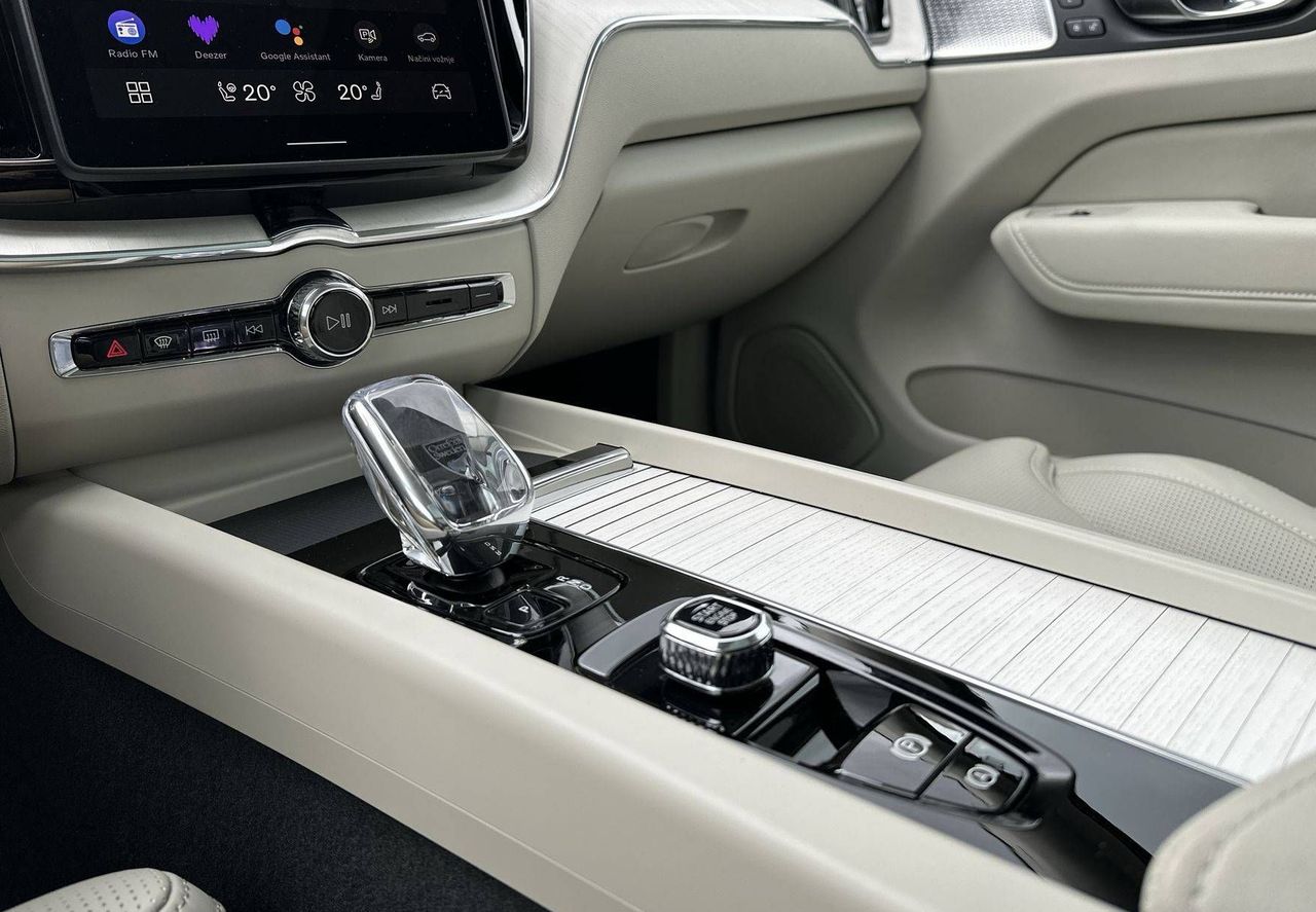 Zunanja slika - Volvo XC60 - T8 AWD Recharge Twin Engine Ultra Dark Avt - 19