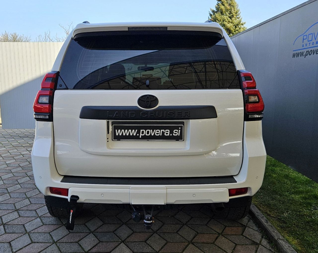 Zunanja slika - Toyota Land Cruiser - 2.8 D-4D AWD AUT. - 7