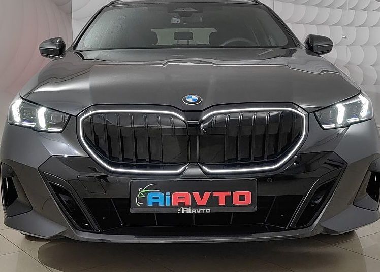 Zunanja slika - BMW Serija 5 - Touring: 540d-XD-M-PAKET-ICONIC-PANO-HLA-SE-360-KAM-ACC- - 4