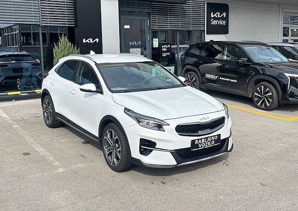 Zunanja slika - KIA XCeed - 1.5 T-GDi EX Way ISG. M T 118 kW - 1