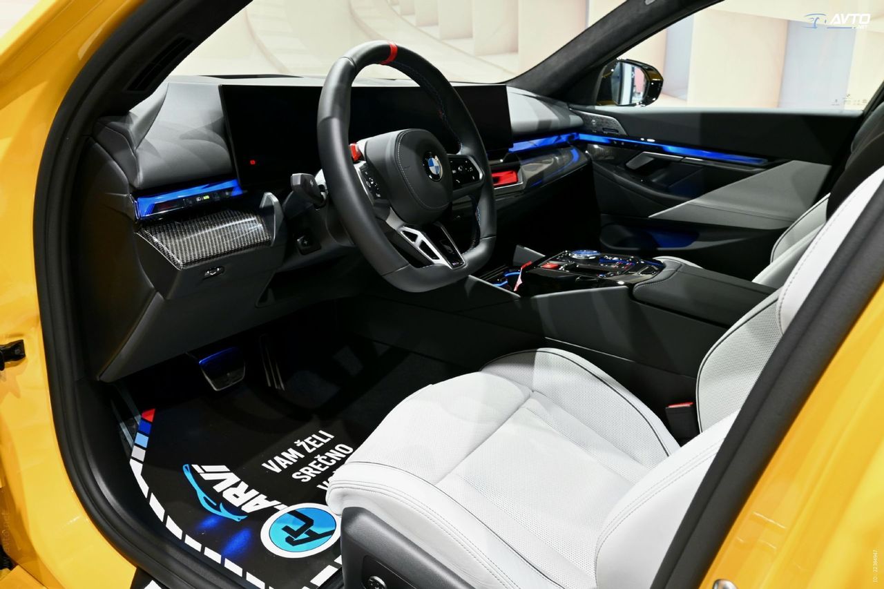 Notranja slika - BMW Serija 5 - BMW M5 AUT. - 10