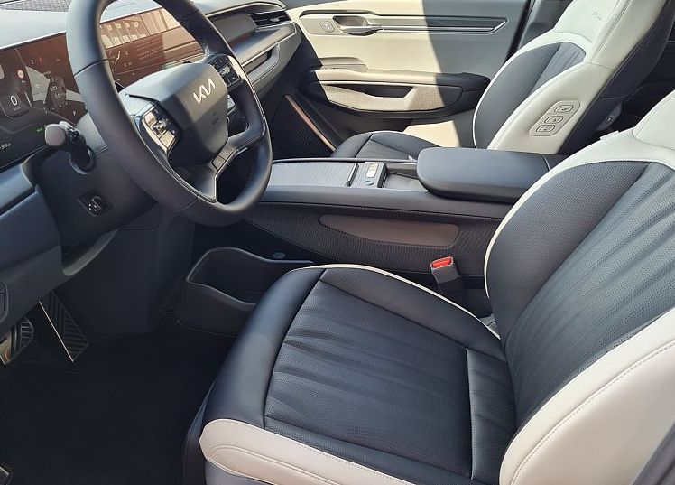 Zunanja slika - KIA EV9 - 99.8 kWh GT-Line Launch 141.5 kW  192KM - 9