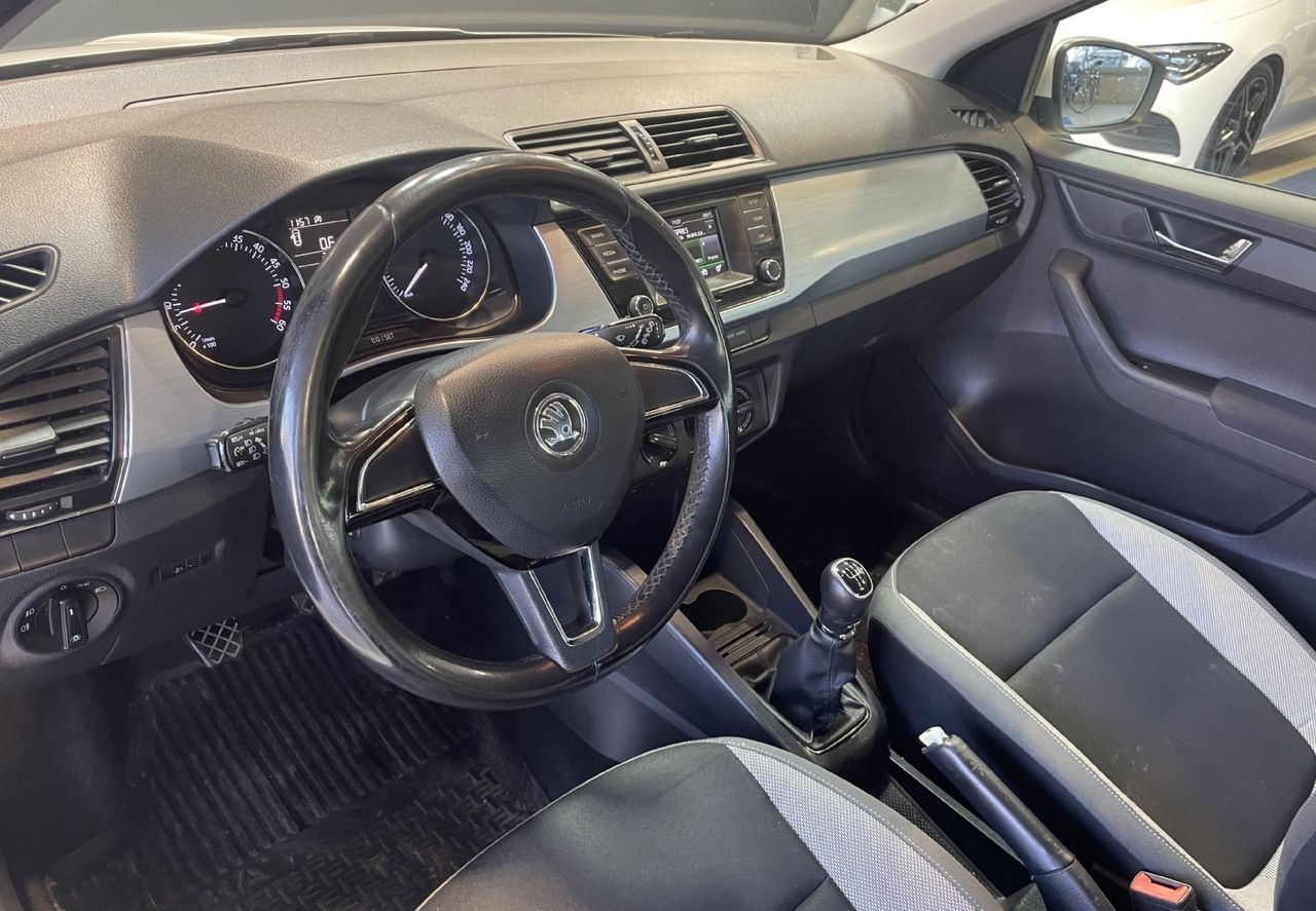 Zunanja slika - Škoda Fabia - 1.4TDI-KLIMA-TEMPOMAT-TOUCH SCREEN - 10