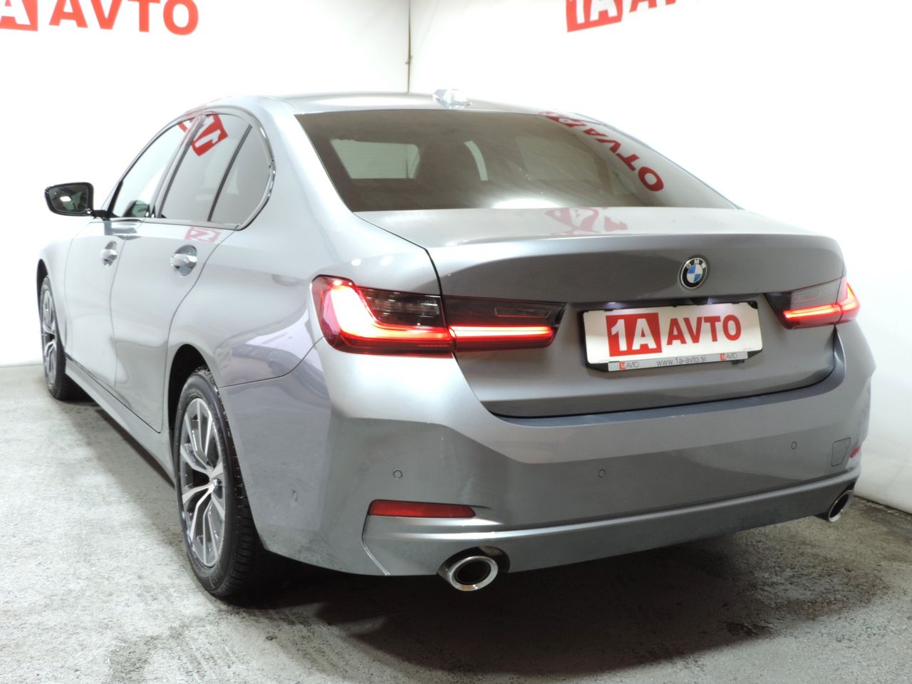 Zunanja slika - BMW Serija 3 - 320i xDrive LASER-USNJE-HEAD UP...... - 8
