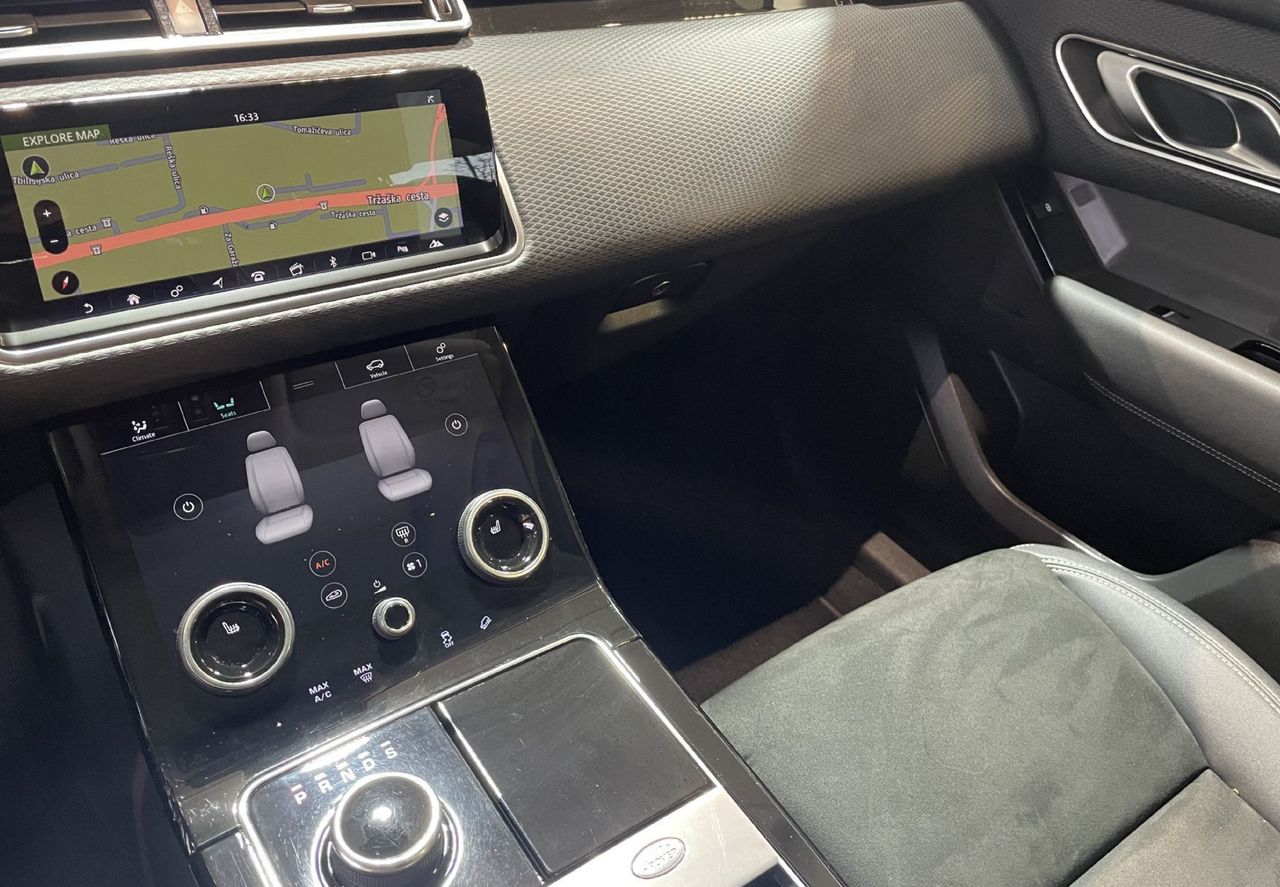 Zunanja slika - Land Rover Range Rover Velar - PANORAMA-ALCANTARA-KEYLESS-NAVI-GRETJE-RADAR-LE - 12
