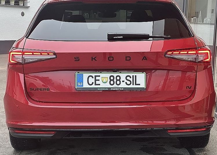 Zunanja slika - Škoda Superb - 1.5 TSI DSG PHEV Sportline Combi - 5