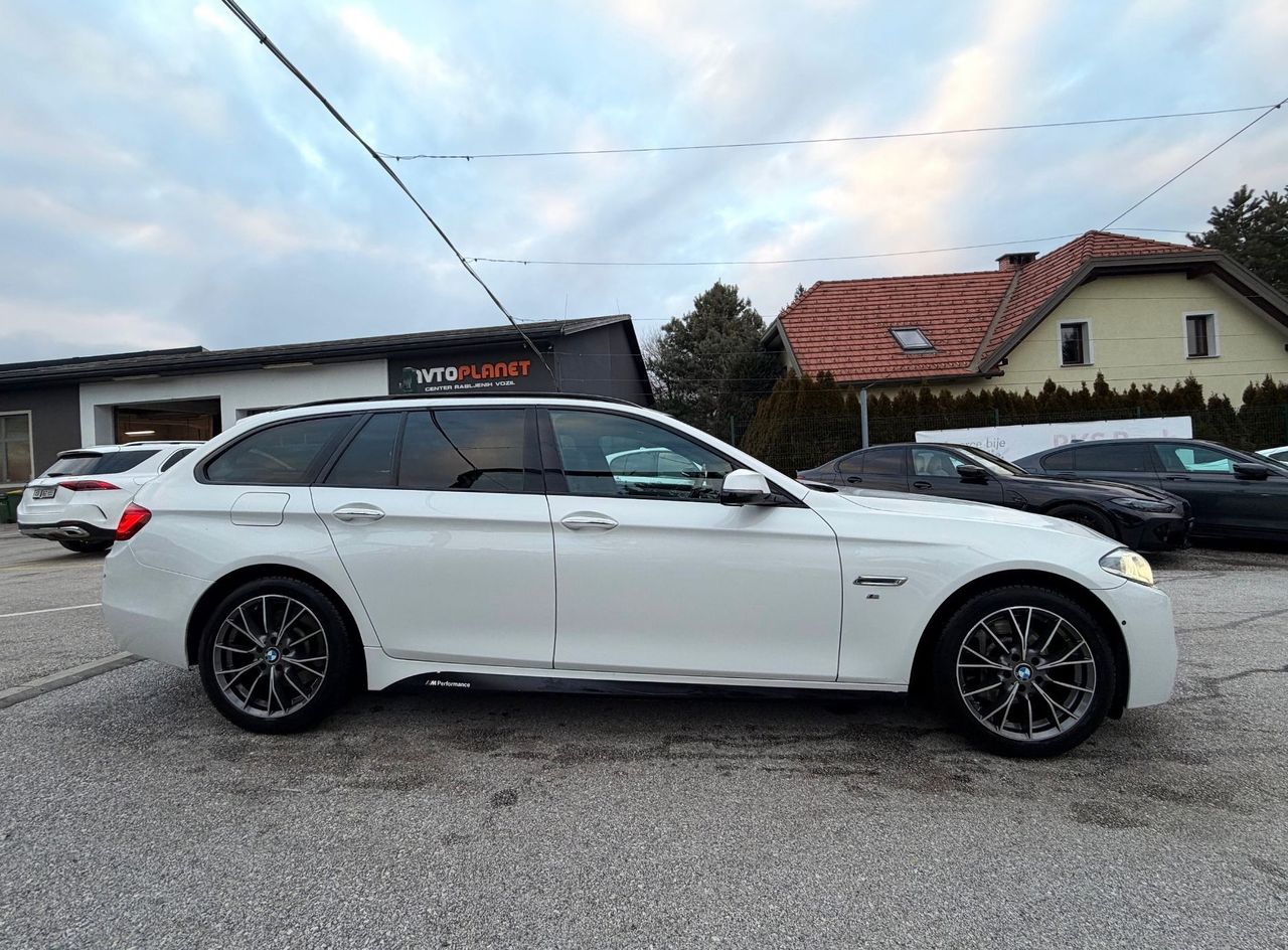 Zunanja slika - BMW Serija 5 - Touring: 530d xDrive M SPORT SLO 1.LASTNIK FULL LED ACC - 6