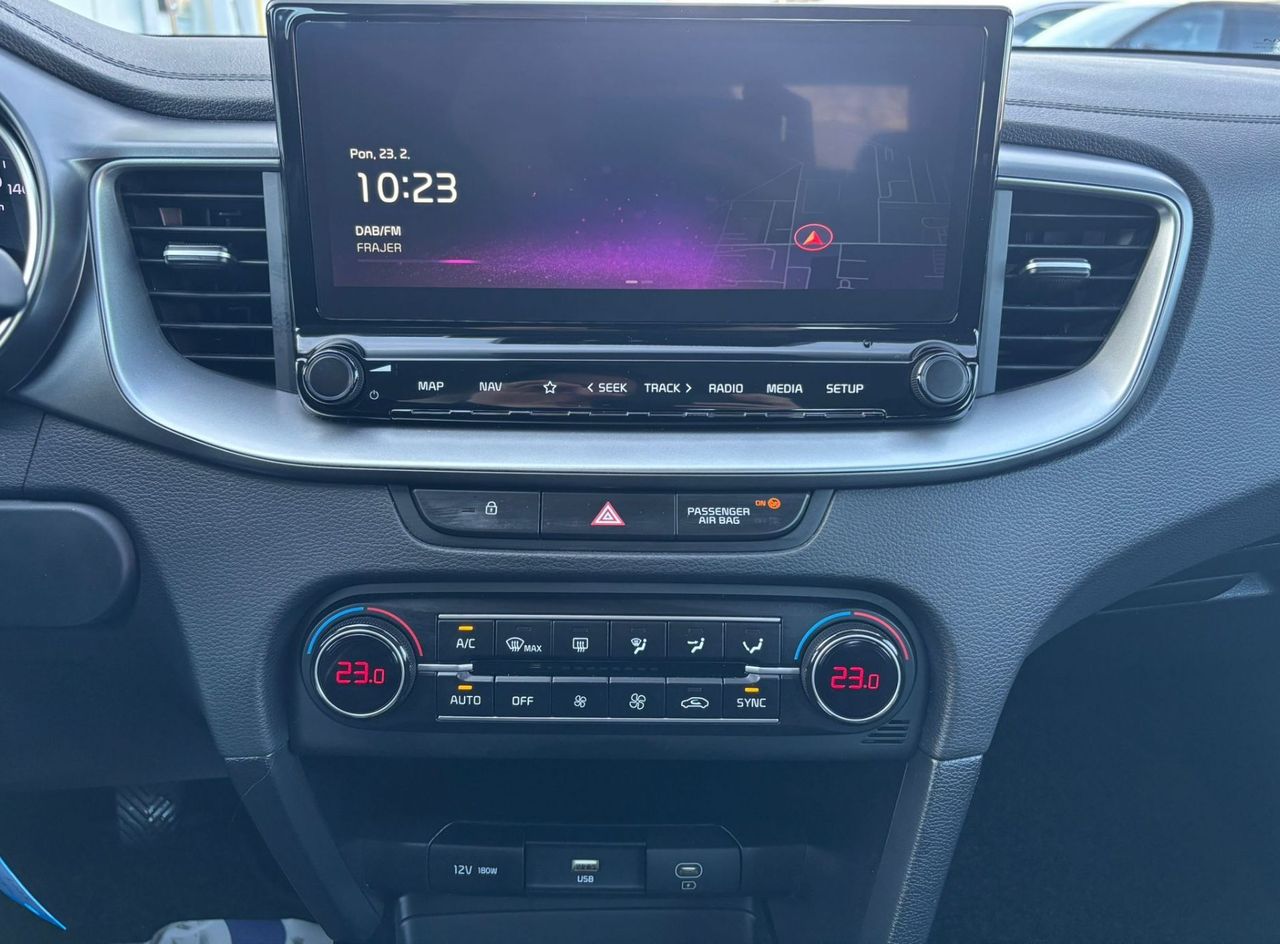 Zunanja slika - KIA Ceed - 1.0 T-GDi LX Champion+ KAMERA-TEMPOMAT-DAB+ - 13