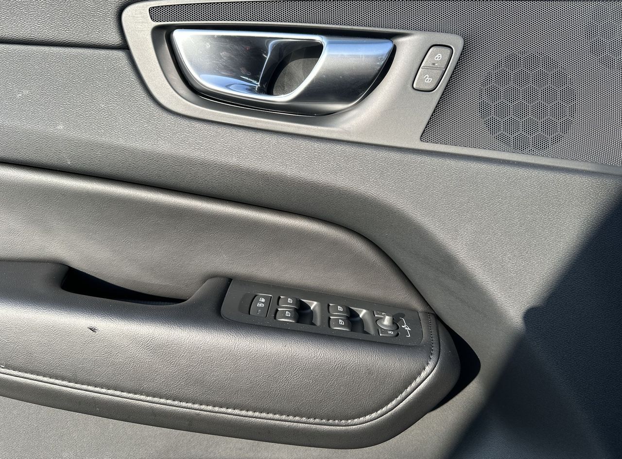 Zunanja slika - Volvo XC60 - B4 D Core AT - 15