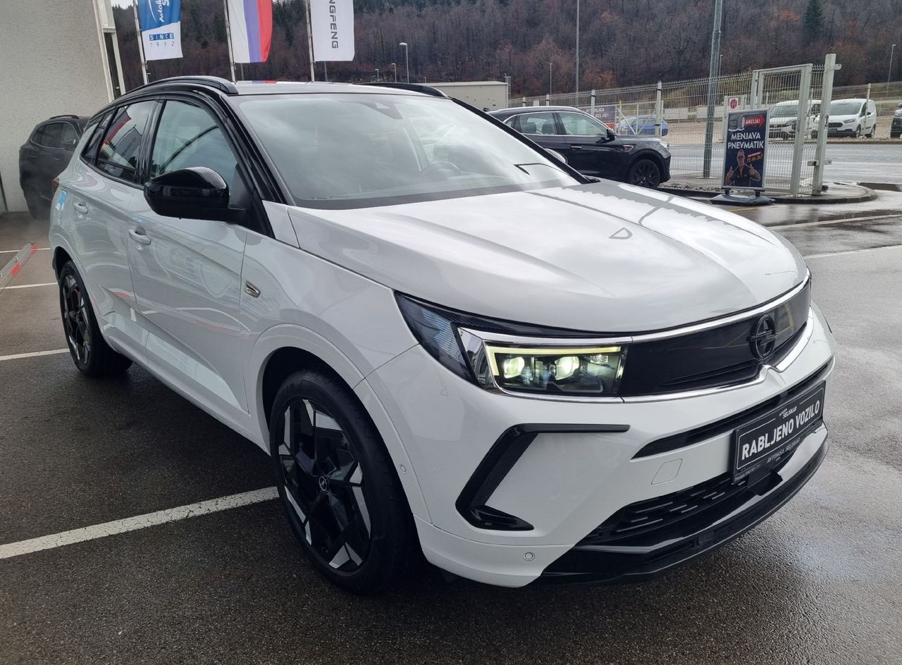 Zunanja slika - Opel Grandland - 1.6 PHEV GSE AUTO 300HP 4WD + POTRJENA KNJIGA - 3