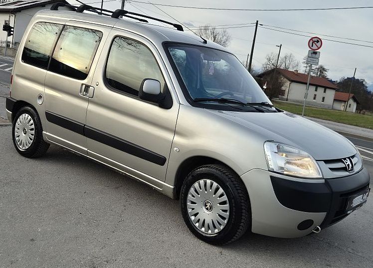 Zunanja slika - Peugeot Partner - Kombi STYLE 1.6 HDi 90 LEPO OHRANJEN - 2