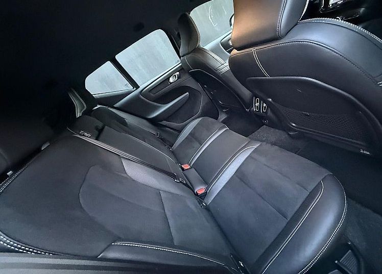 Zunanja slika - Volvo XC40 - BEV AWD R-DESIGN - 11