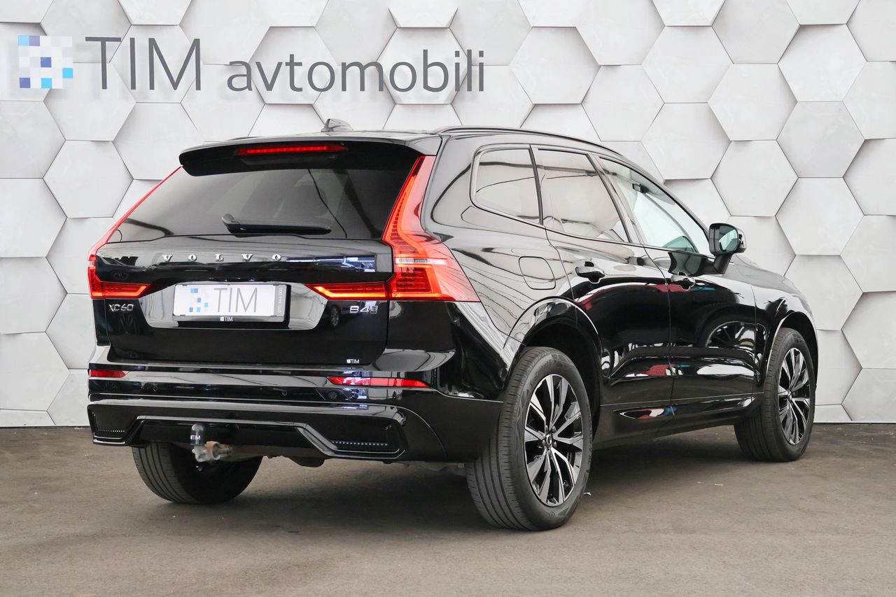 Zunanja slika - Volvo XC60 - B4D 2.0d AWD Geartronic R-Design DARK Plus 197KM - 3