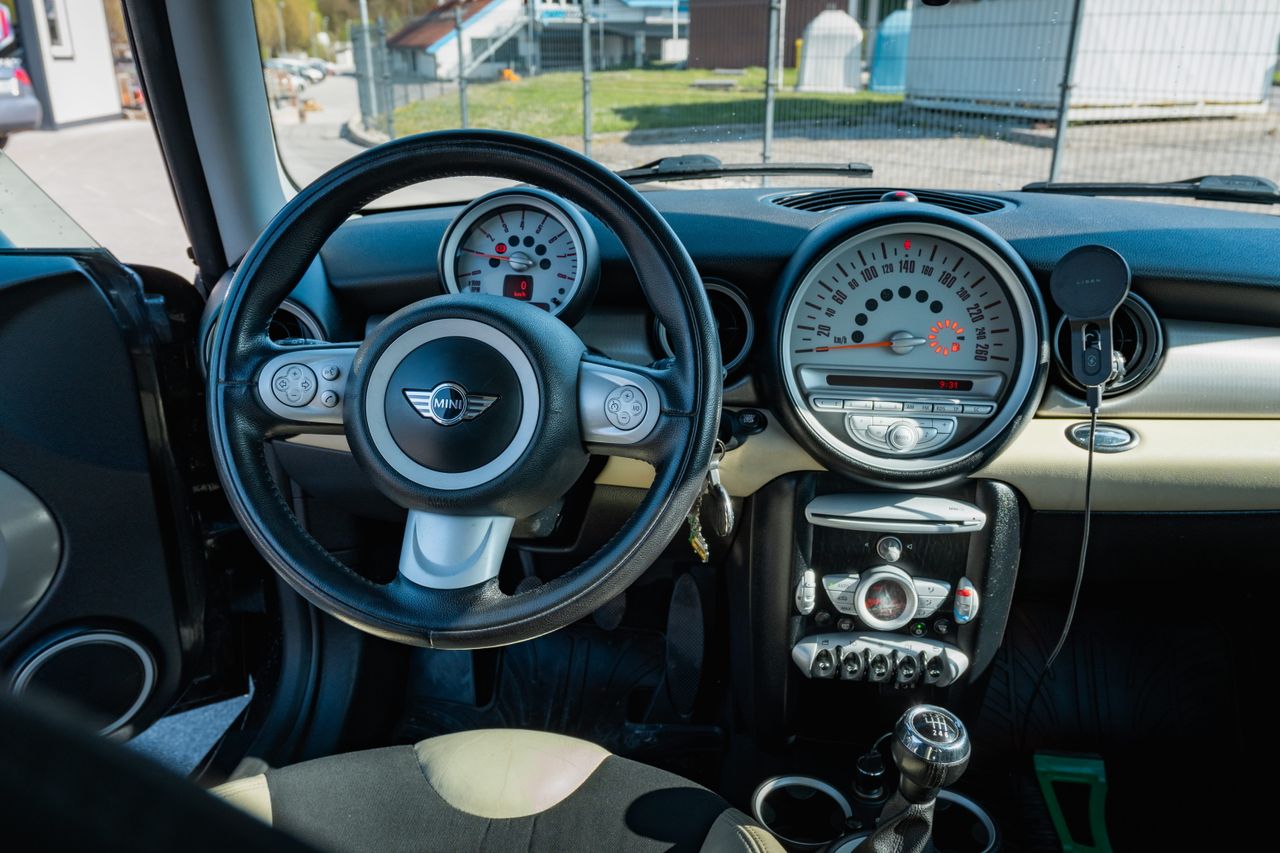 Zunanja slika - MINI Cooper - Mini 1.6 Chili paket | SLO | ALU | KLIMA | USNJE - 9