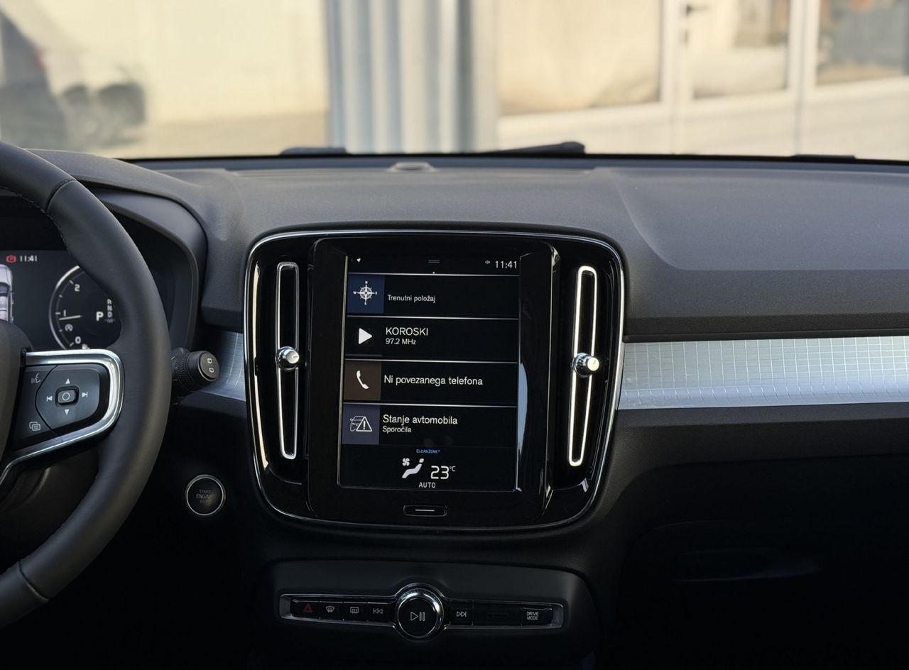 Zunanja slika - Volvo XC40 - D3 A Momentum 1.LASTNIK - 15