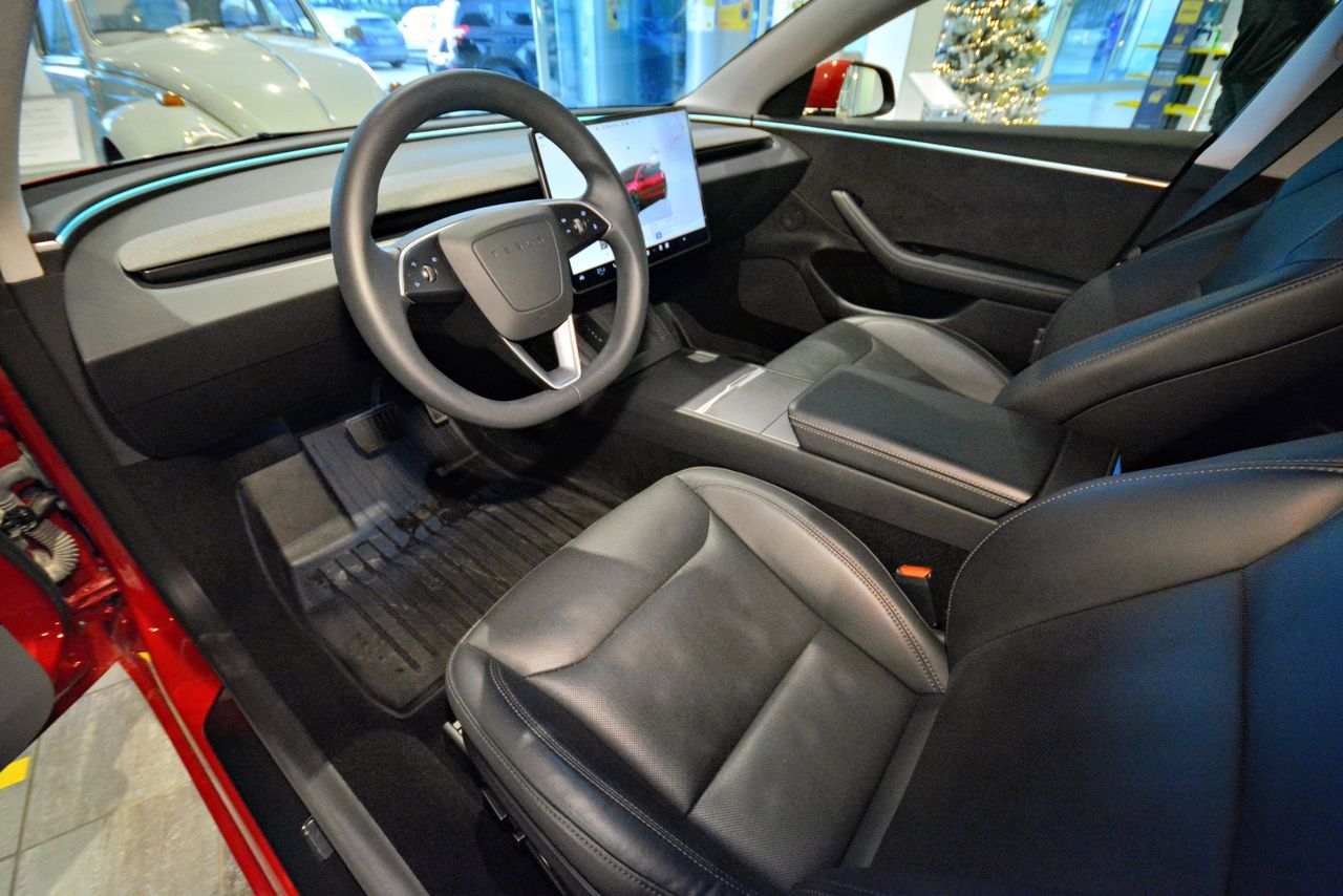 Zunanja slika - Tesla Model 3 - Premium Long Range All-Wheel Drive - 4