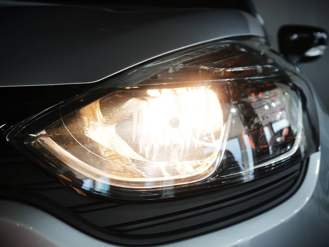 Zunanja slika - Renault Clio - 1,2 16V Zen - 7