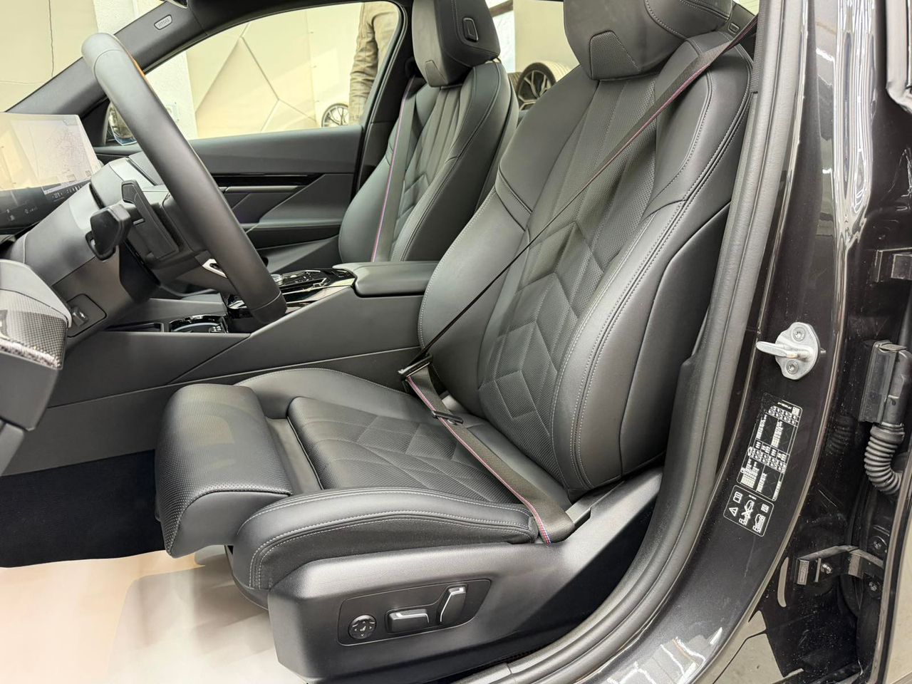 Zunanja slika - BMW Serija 5 - 5 Series Limousine 540D AUT. XDRIVE - 4