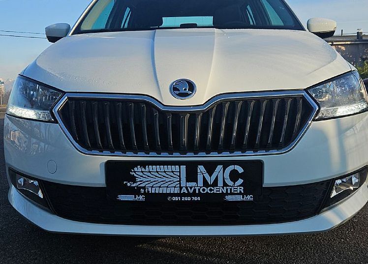 Zunanja slika - Škoda Fabia - Combi 1.0 TSI 95ks °16-COL° LED °PARK.SENZORJI° - 2