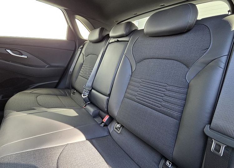 Zunanja slika - Hyundai i30 - 1.5 T-GDI MHEV PREMIUM SMART WINTER - 8