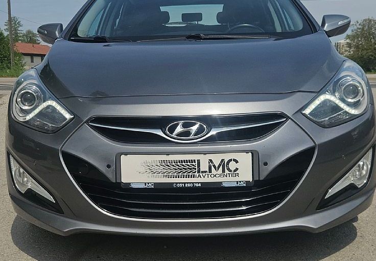 Zunanja slika - Hyundai i40 - Wagon 1.7 CRDi 116ks °LED° °KAMERA° °17-COL° - 2
