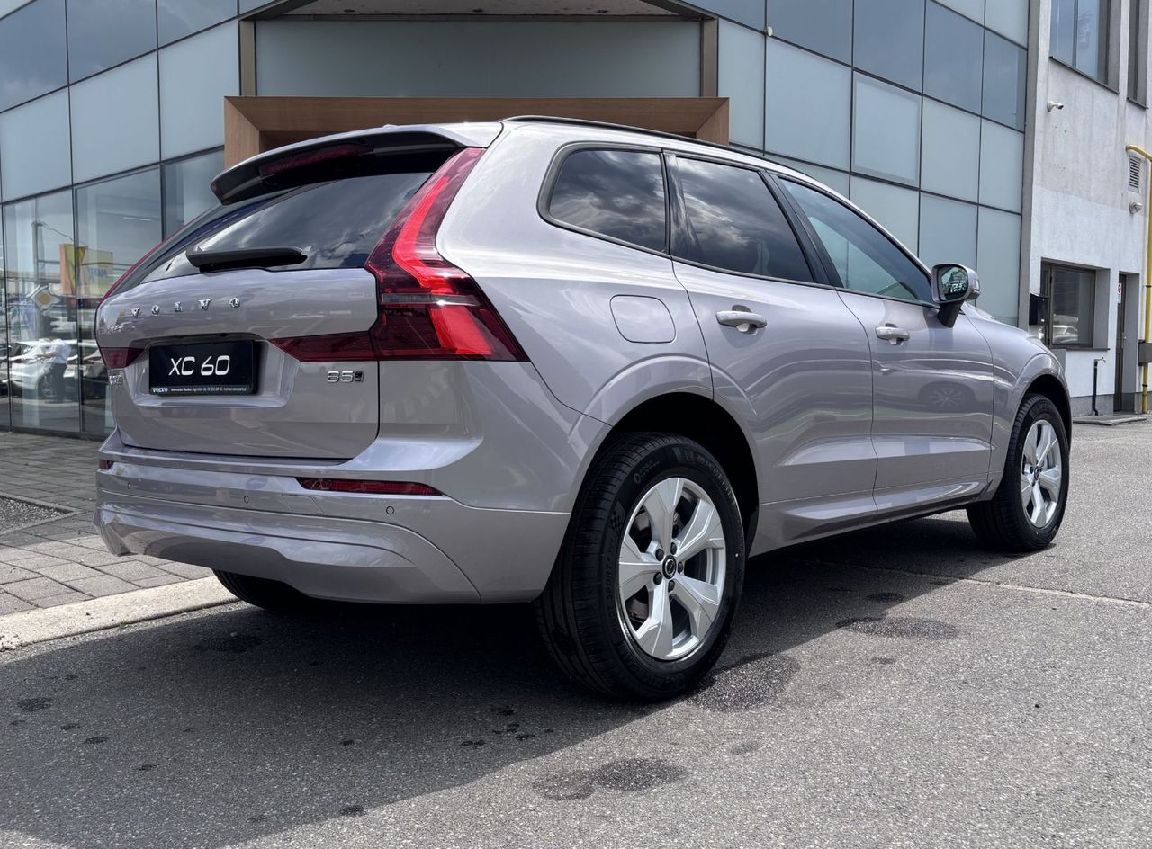 Zunanja slika - Volvo XC60 - B5P  Core AT AWD 3 leta garancije + 3 servisi - 4