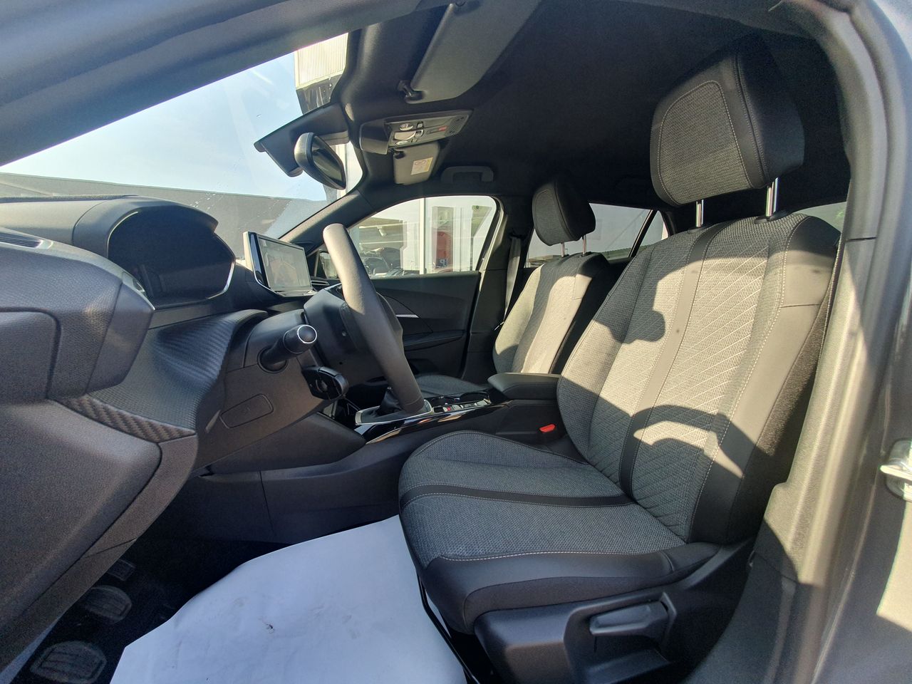 Zunanja slika - Peugeot 2008 - Allure HIBRID 110 - NA ZALOGI - 5