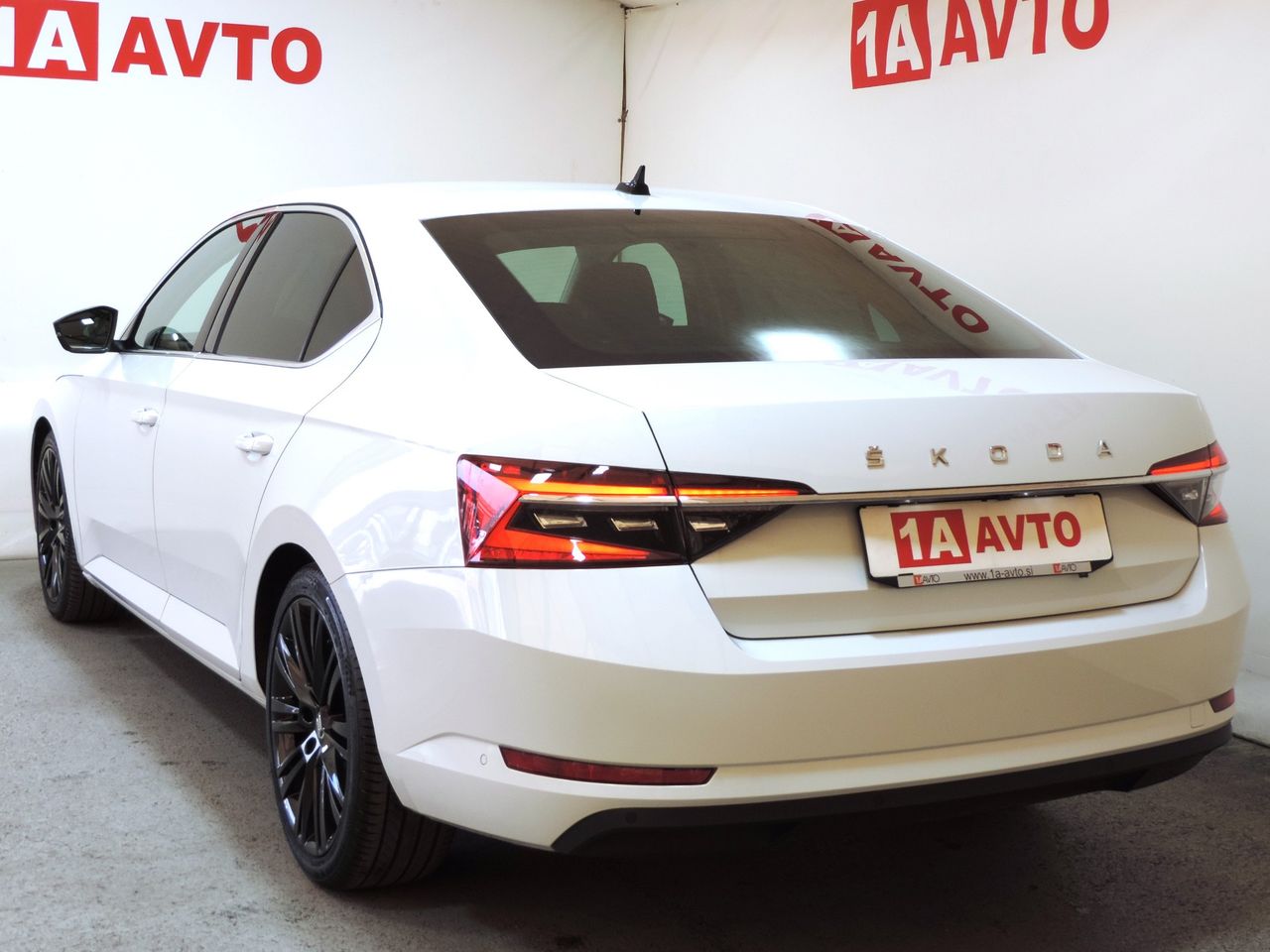 Zunanja slika - Škoda Superb - 1,5 TSI Style DSG - 7