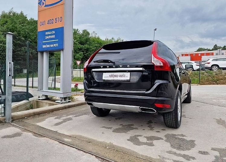 Zunanja slika - Volvo XC60 - D4 AWD R-Design Summum LEPO OHRANJEN... - 4