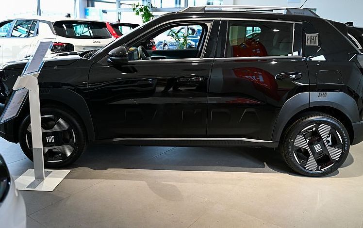 Zunanja slika - Fiat Grande Panda - 44 kWh + 4 ZIMSKE GUME - 3