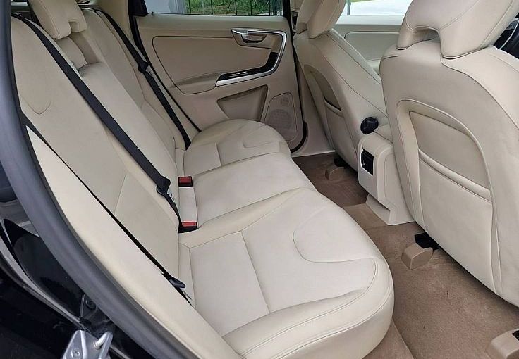 Zunanja slika - Volvo XC60 - D4 AWD R-Design Summum LEPO OHRANJEN... - 10