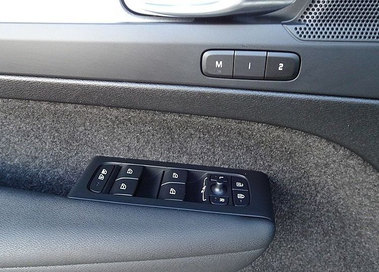 Zunanja slika - Volvo XC40 - 2.0 B3 Core 2WD -VIRTUAL -KAMERA -NAVI - 10