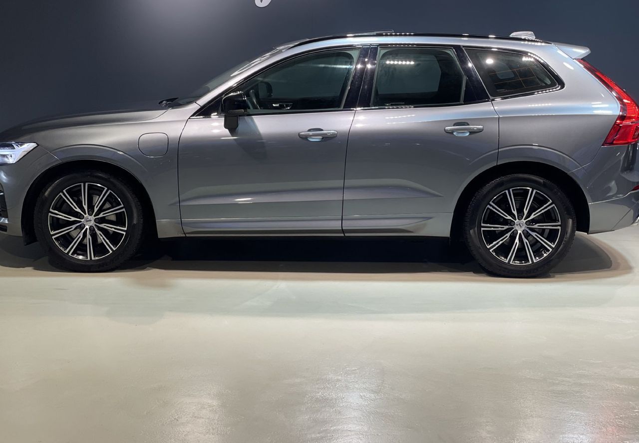 Zunanja slika - Volvo XC60 - T8-R DESIGN-PANO-NAVI-ZRAČNO-RADAR-360KAMERA-LED - 5