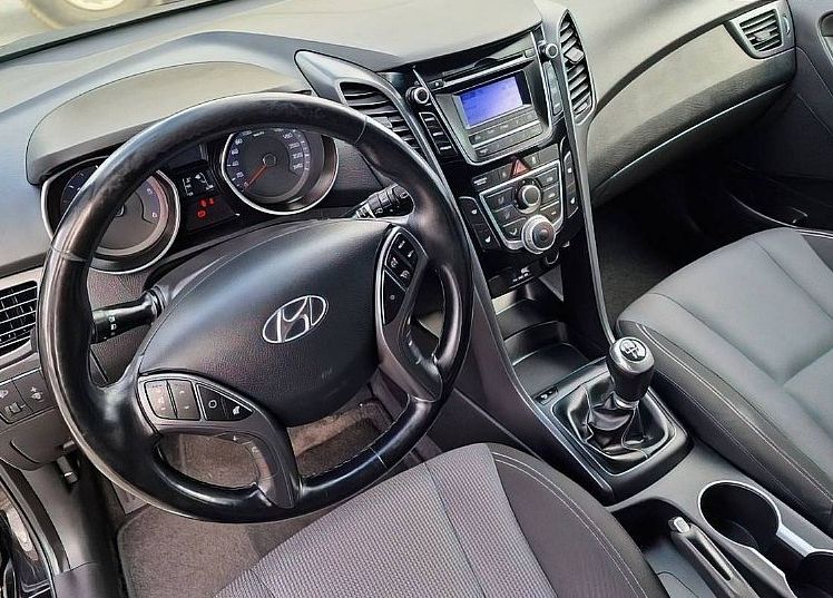 Zunanja slika - Hyundai i30 Wagon - 1.6 CRDI 81KW COMFORT LEPO OHRANJEN... - 9