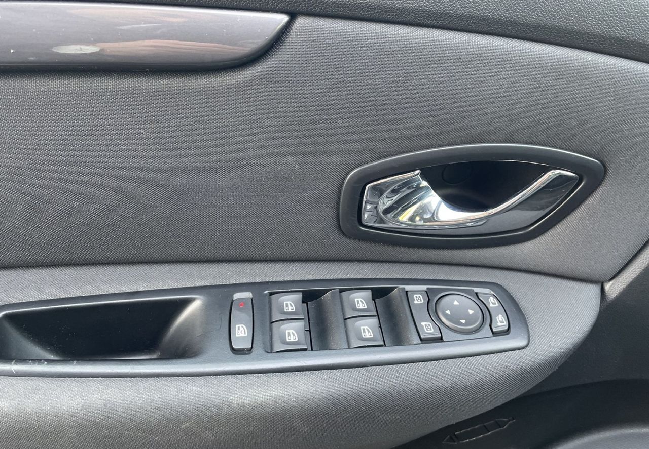 Zunanja slika - Renault Scénic - Scenic LIMITED EDITION-KEYLESS GO-PARK SENZORJI-ALU - 13