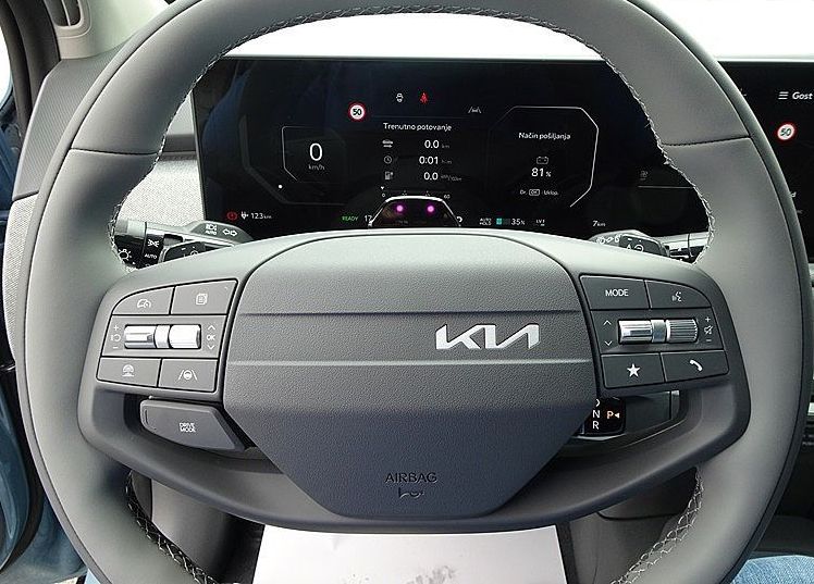 Zunanja slika - KIA EV3 - 58.3 kWh baterija. 150 kW  204 KM  Sky NA ZALOGI - 7