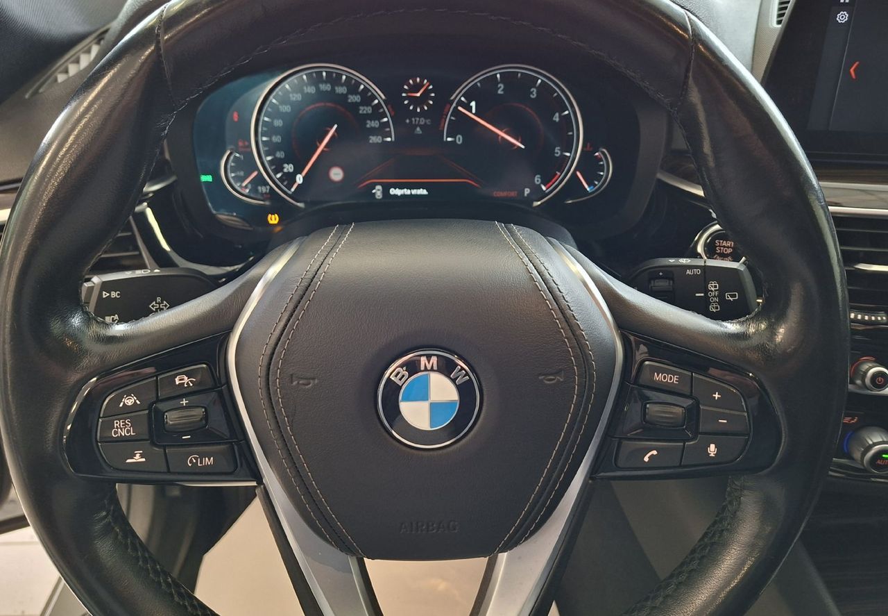 Zunanja slika - BMW Serija 5 - Touring: 520d x Drive aut.SPORT LINE-LED-NAVI-PANORAMA- - 13