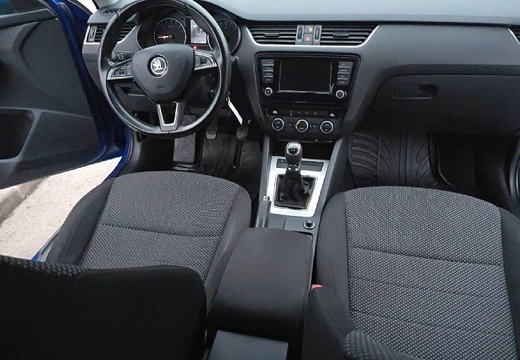 Zunanja slika - Škoda Octavia - 1.6 TDI Family 81 kW NAVIGACIJA PARK-SENZORJI - 7