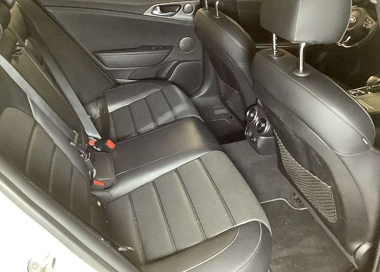 Zunanja slika - KIA Stinger - 2.2 TCI GT Line AWD -PANORAMA -KAMERA -NAVI - 7