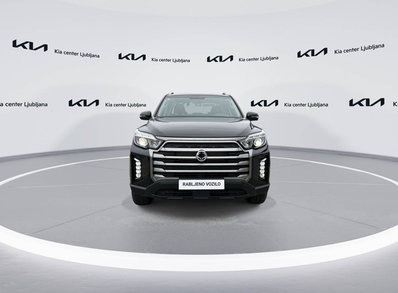 Zunanja slika - SsangYong Musso - Grand 2.2 XDi Ultimate 4WD AT - 2