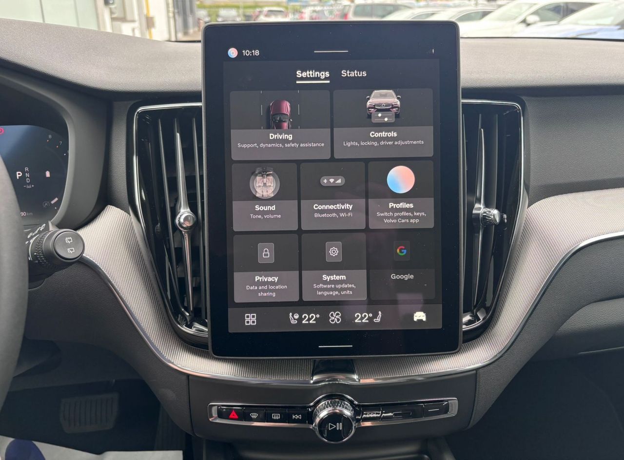 Zunanja slika - Volvo XC60 - B5P  Core AT AWD 3 leta garancije + 3 servisi - 17