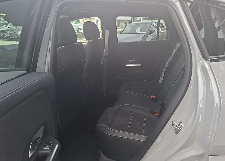 Zunanja slika - Mercedes-Benz GLA-Razred - 180 AMG EDITION - 8