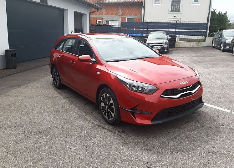 Zunanja slika - KIA Ceed - SW 1.5 T-GDi LX Champion+ ISG. M T 103 kW - 2