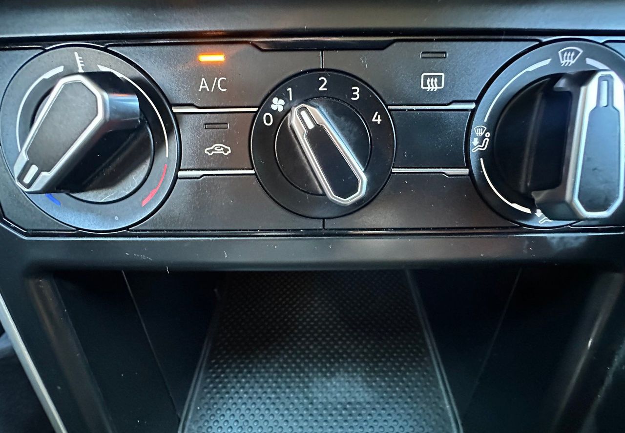 Zunanja slika - VW Taigo - Life 1.0 TSI 81kW.KAMERA.LED.2024.SAMO 35.000 KM - 2