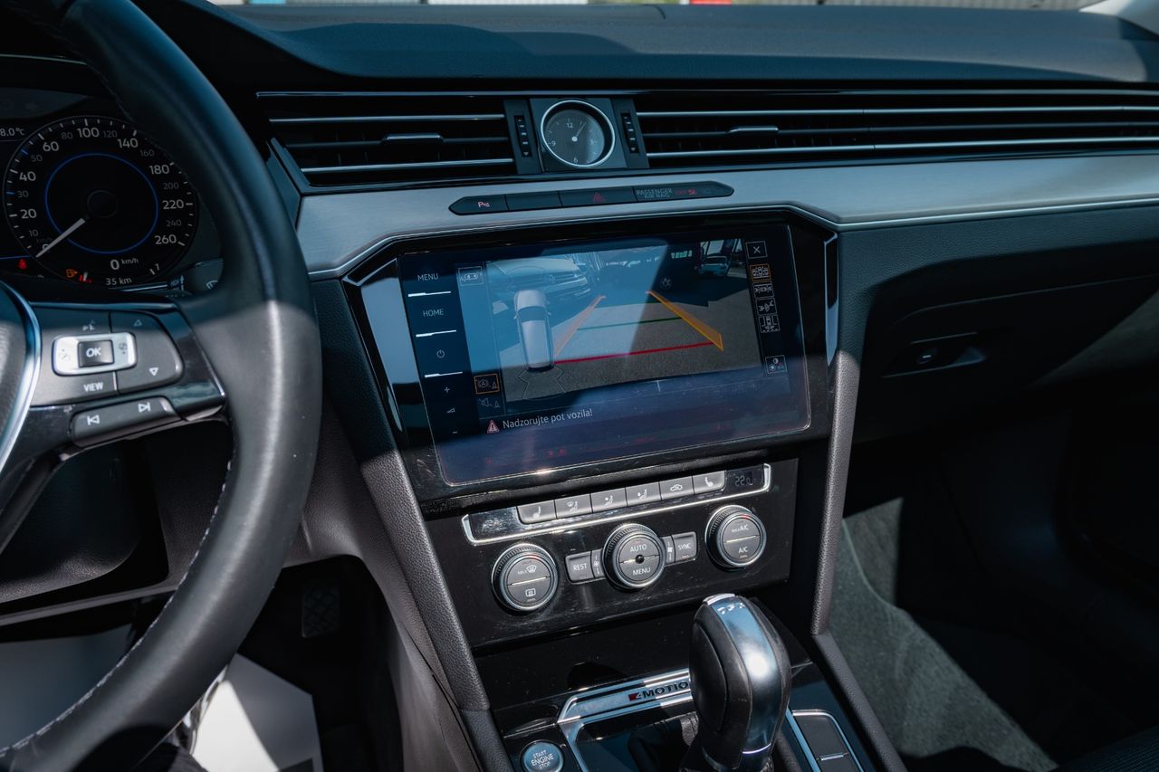 Zunanja slika - VW Passat - Variant 2,0 TDI BMT Connect DSG - 10