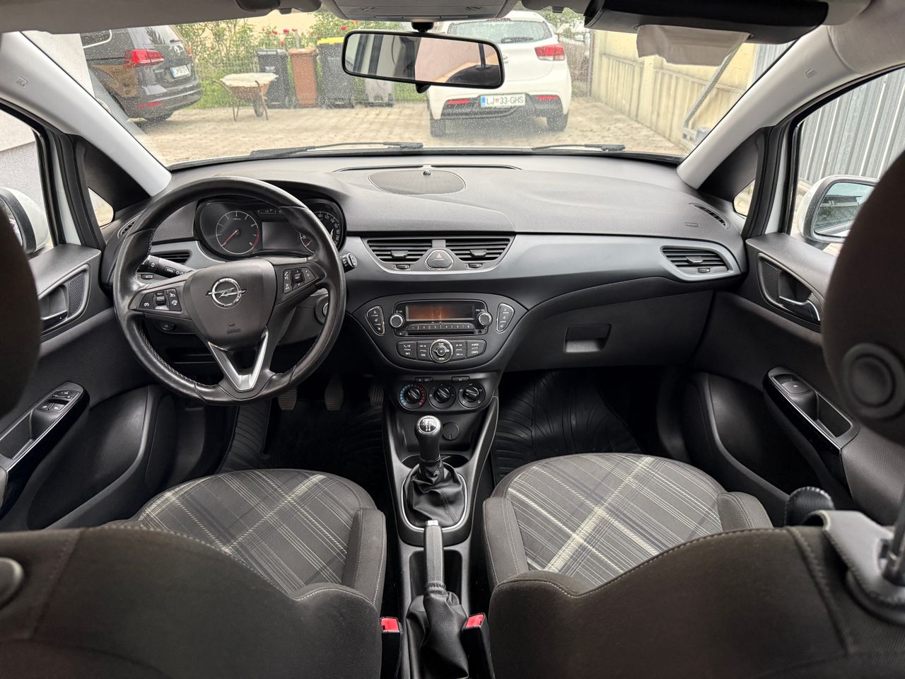 Notranja slika - Opel Corsa - 1,4 Enjoy - 7