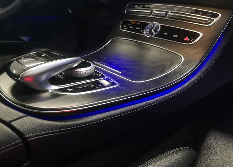 Zunanja slika - Mercedes-Benz E-Razred - E 220 d 4MATIC VELIKA NAVI-USNJE-KAMERA-ALU20-PD.. - 7